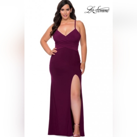 NWT La Femme Curve Formal Dress Dark Berry 22 - Picture 1 of 7